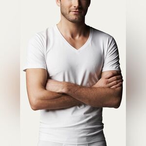 Hanro • Cotton Superior V-Neck T-Shirt